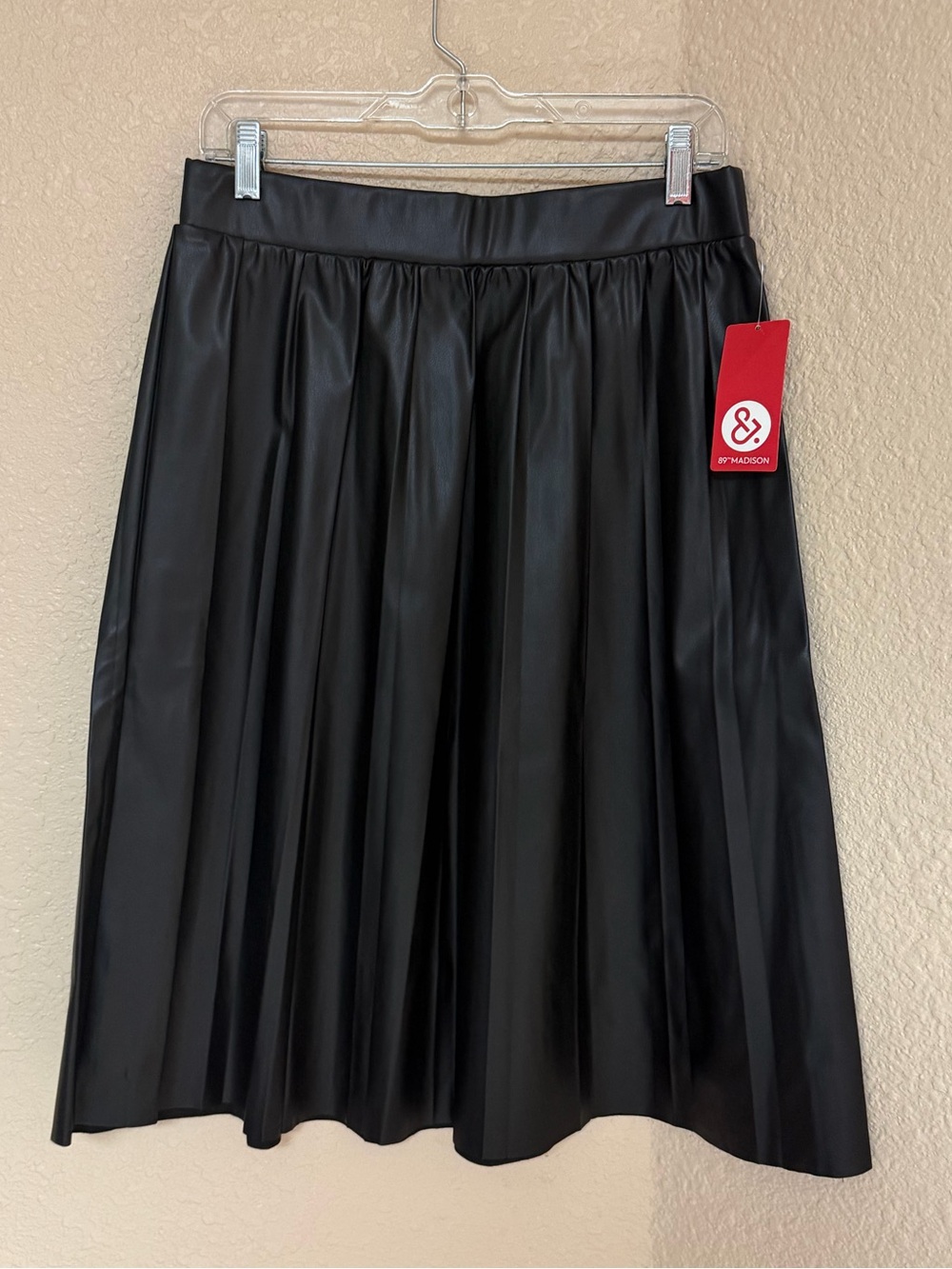 4/$20 89th & Madison Black Pleated Faux Leather Midi Skirt